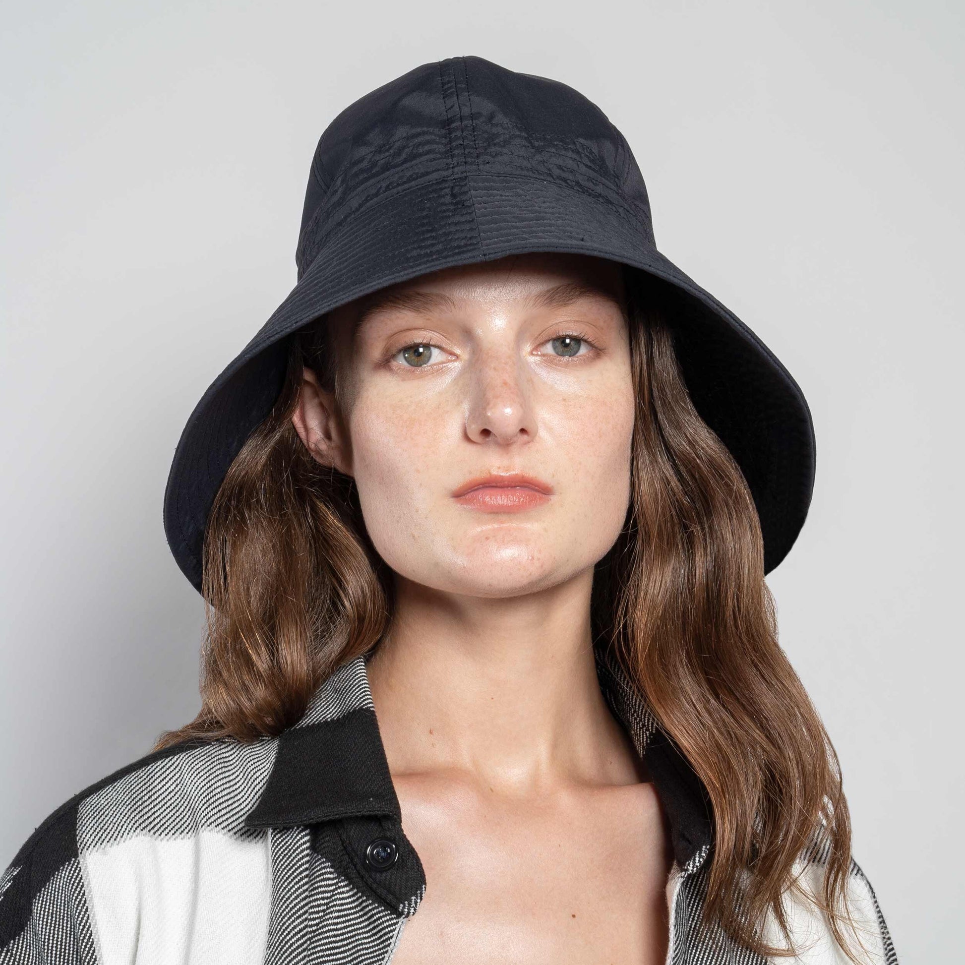 3L Waterproof Garden Hat in Black