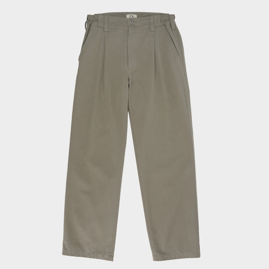 Cotton Twill Relaxed Pleated Trouser in Stone